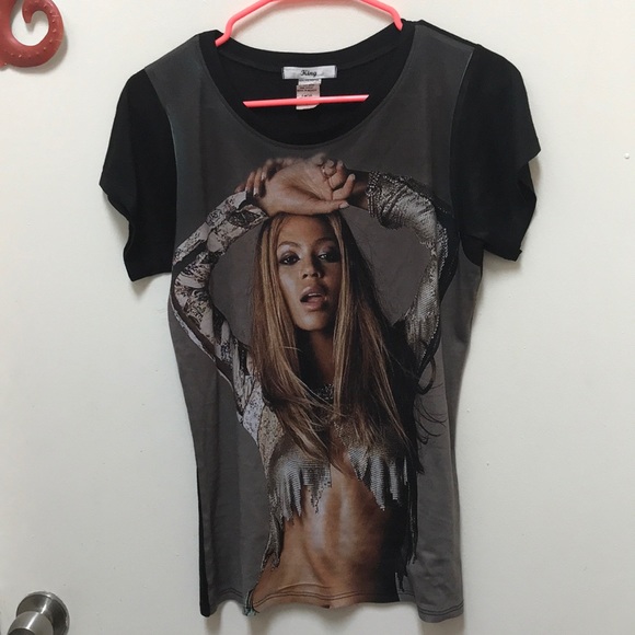 beyonce Tops - Brand new Collectors BEYONCÉ TEE